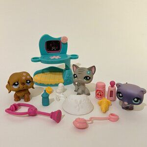 Littlest Pet Shop Cozy Care Center Set with LPS #481, #482, #483